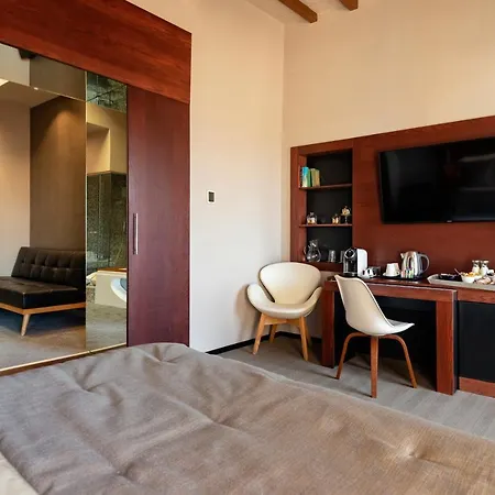 Ara Di Marte 招待所